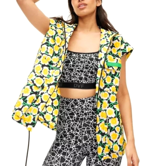 NWT Diane Von Furstenberg X Target Packable Poppy Short Sleeve Hooded Vest Small - Picture 7 of 17